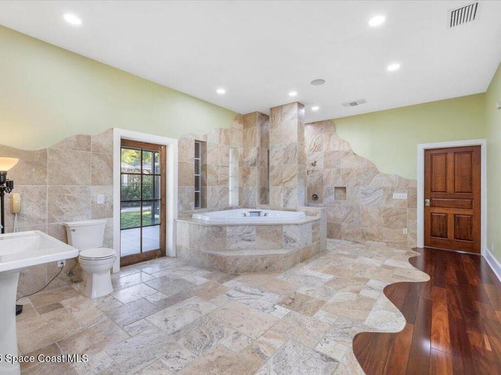 531 Sunset Boulevard, Melbourne Beach, FL 32951