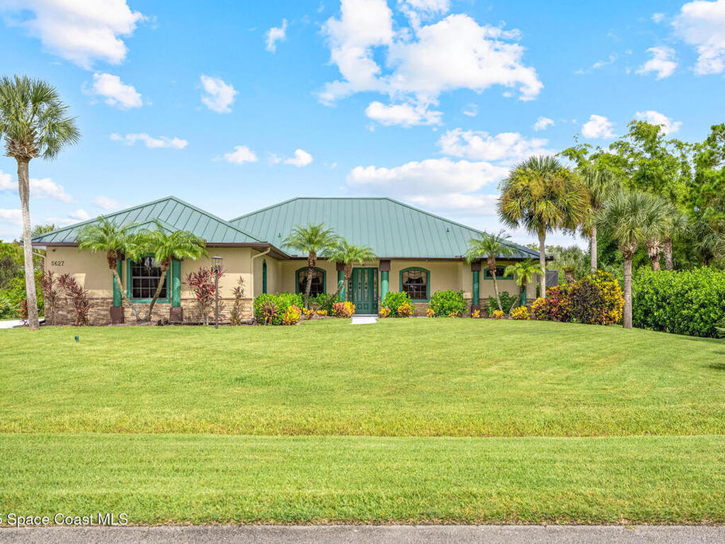 5627 Cypress Creek Drive, Grant, FL 32949