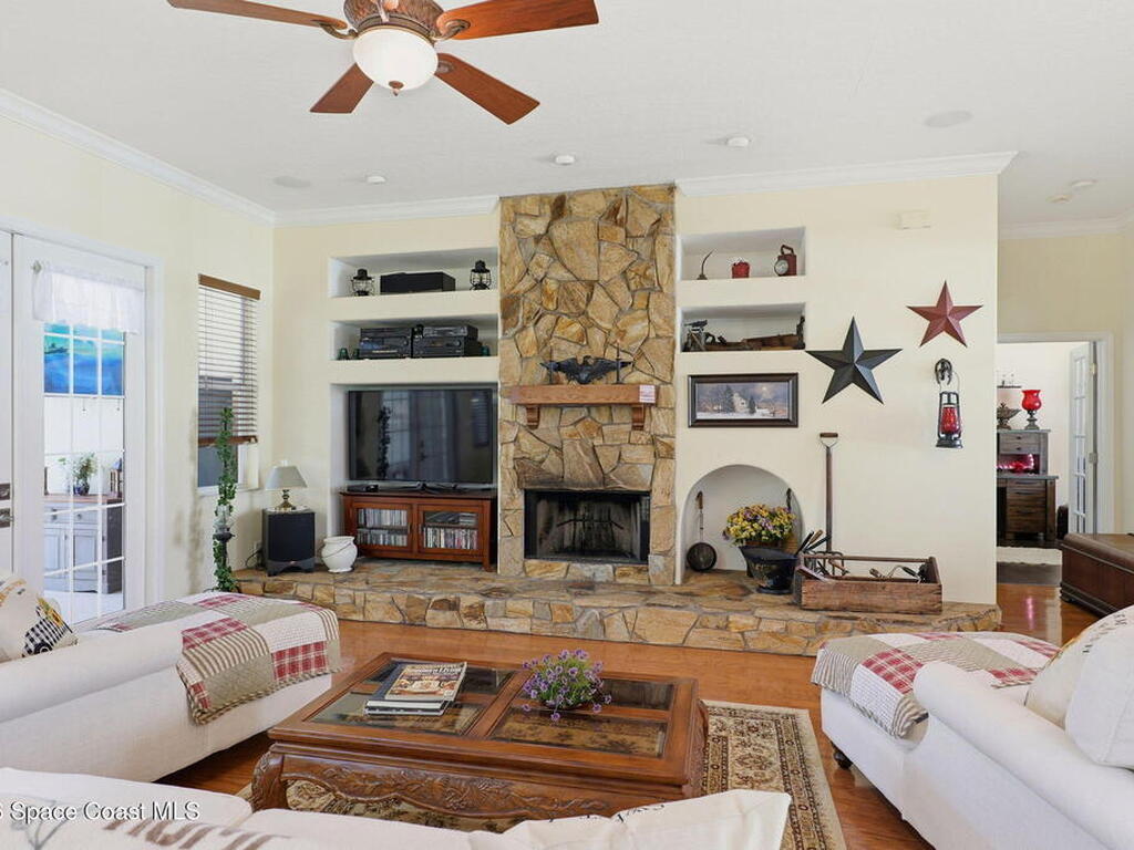 5696 Cypress Creek Drive, Grant, FL 32949