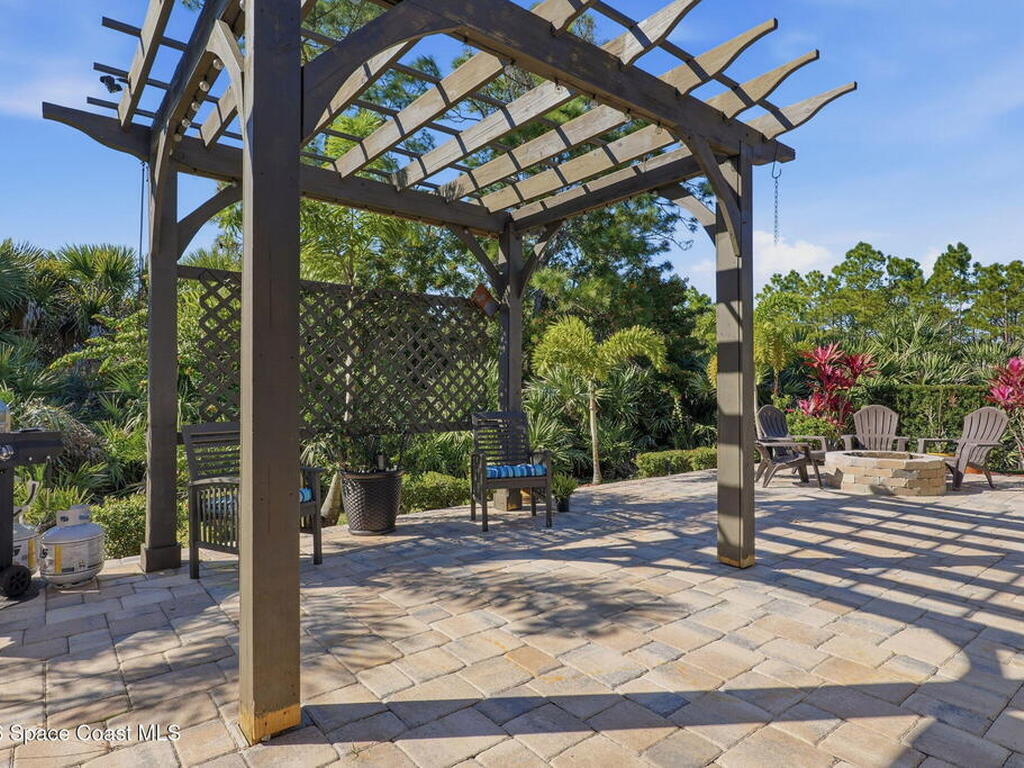 5696 Cypress Creek Drive, Grant, FL 32949