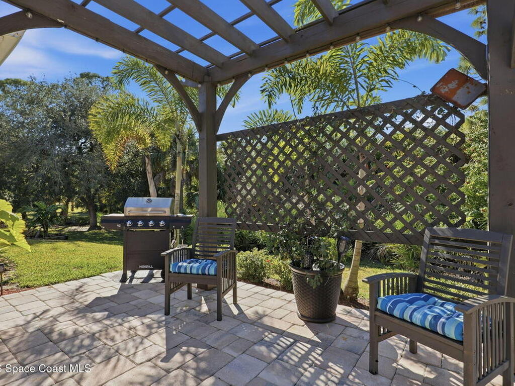 5696 Cypress Creek Drive, Grant, FL 32949