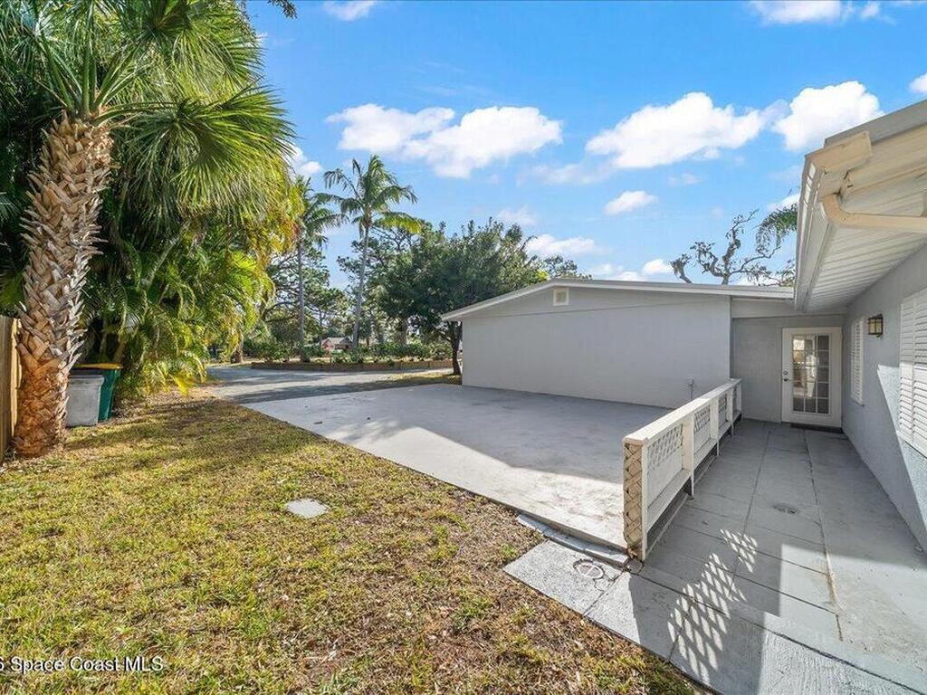 9670 Mockingbird Lane, Sebastian, FL 32976