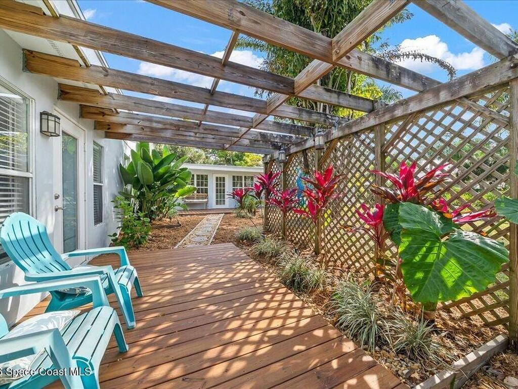 9670 Mockingbird Lane, Sebastian, FL 32976