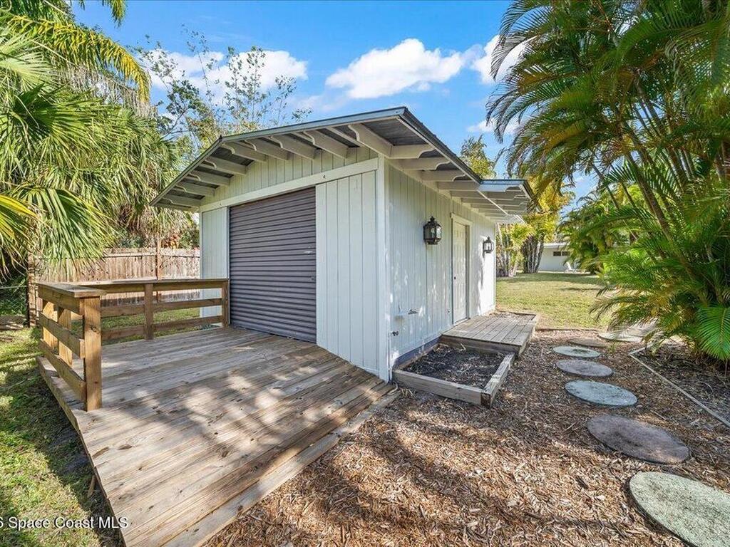 9670 Mockingbird Lane, Sebastian, FL 32976