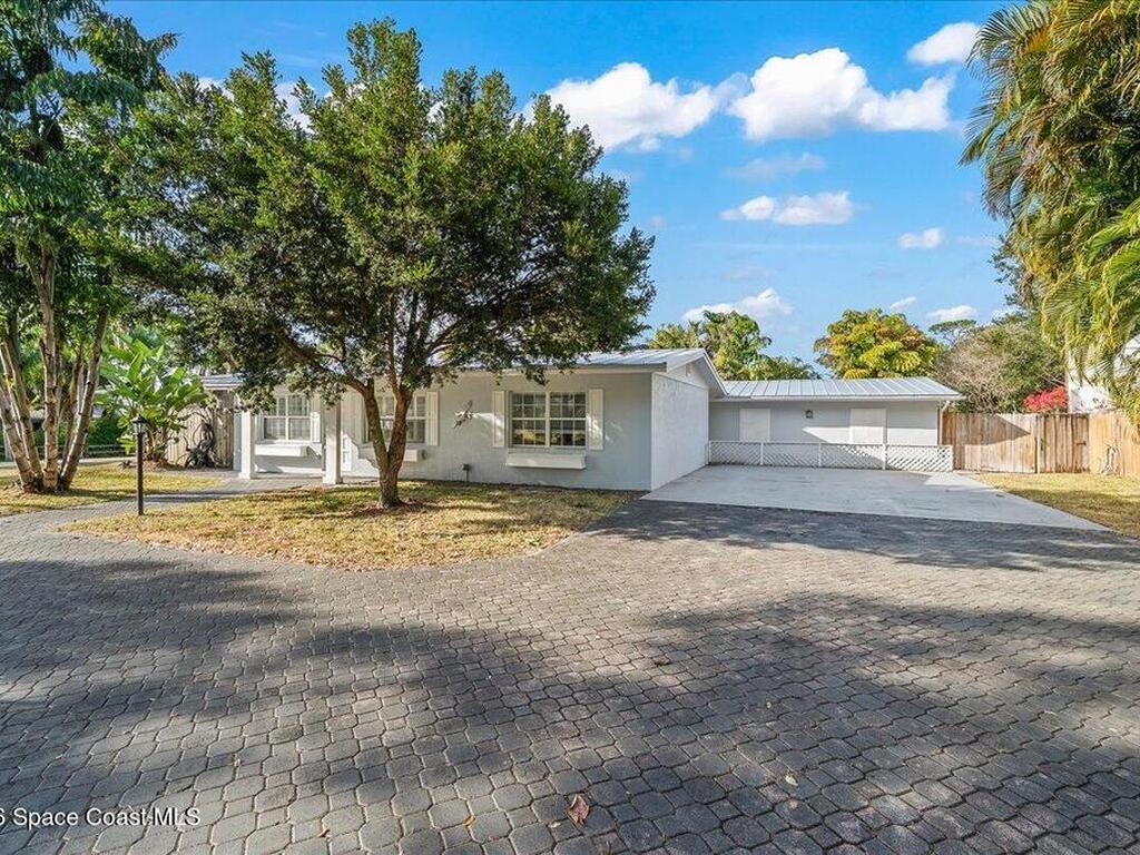 9670 Mockingbird Lane, Sebastian, FL 32976