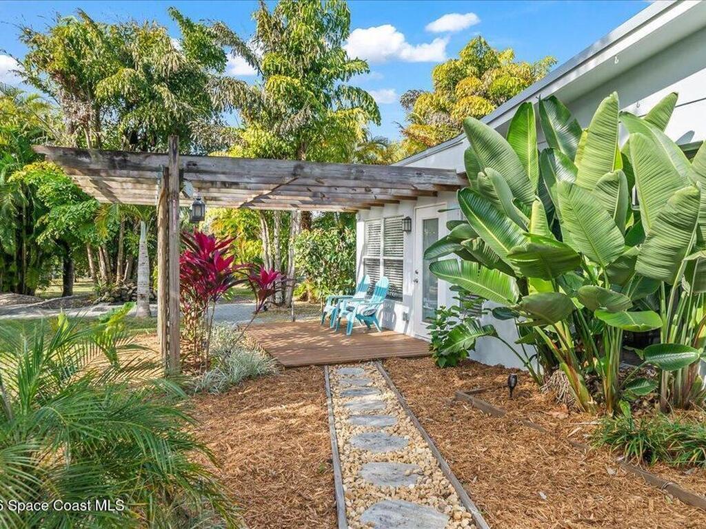 9670 Mockingbird Lane, Sebastian, FL 32976