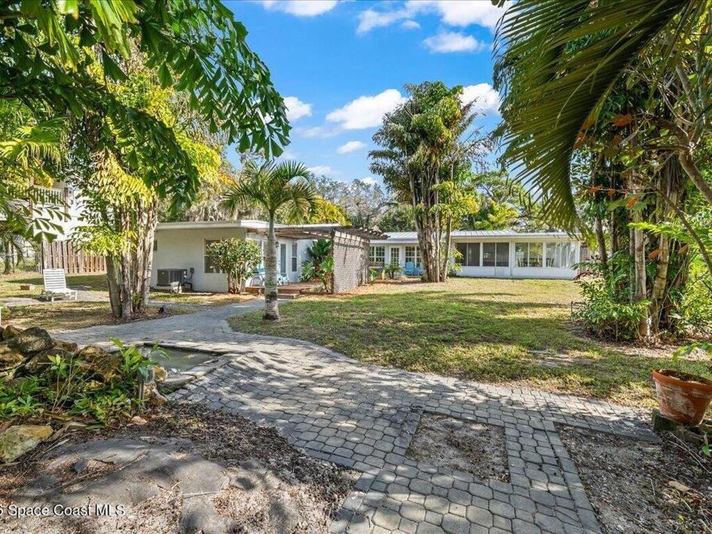 9670 Mockingbird Lane, Sebastian, FL 32976