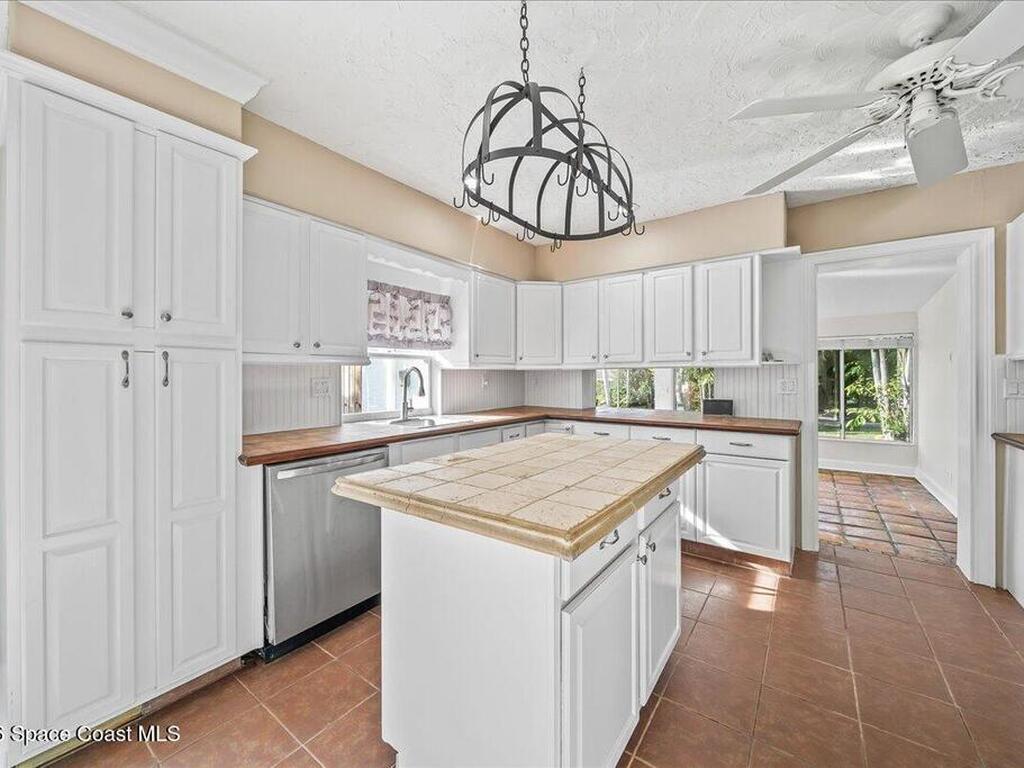 9670 Mockingbird Lane, Sebastian, FL 32976