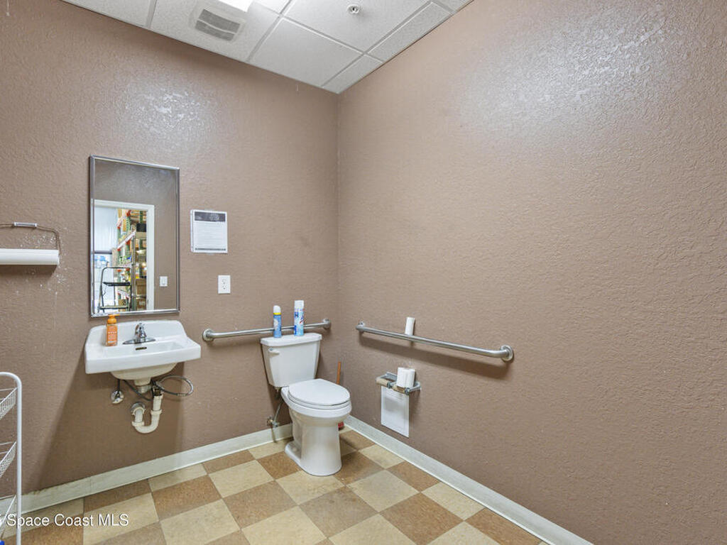 7790 Industrial Road, Melbourne, FL 32904