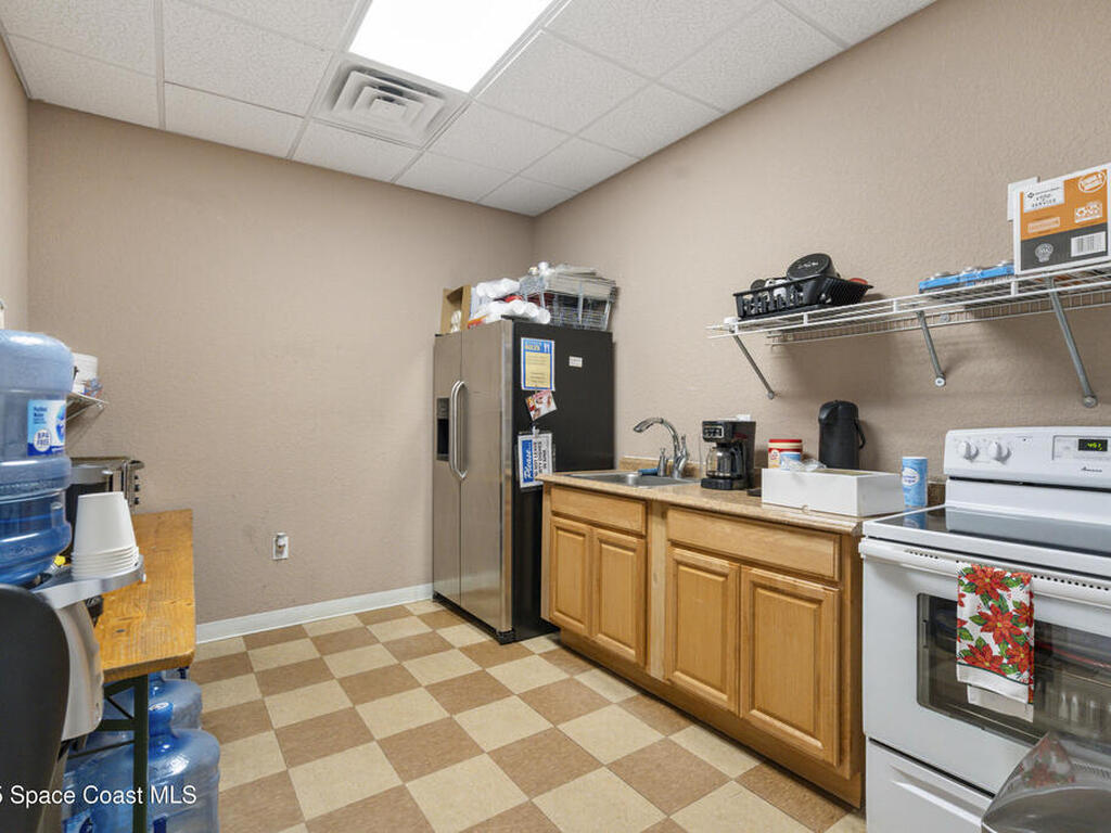 7790 Industrial Road, Melbourne, FL 32904