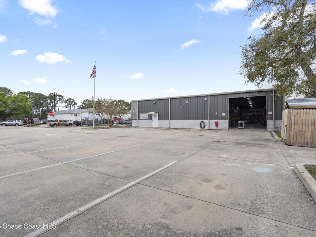 7790 Industrial Road, Melbourne, FL 32904
