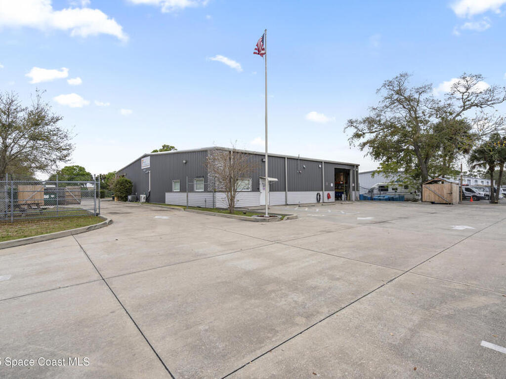 7790 Industrial Road, Melbourne, FL 32904