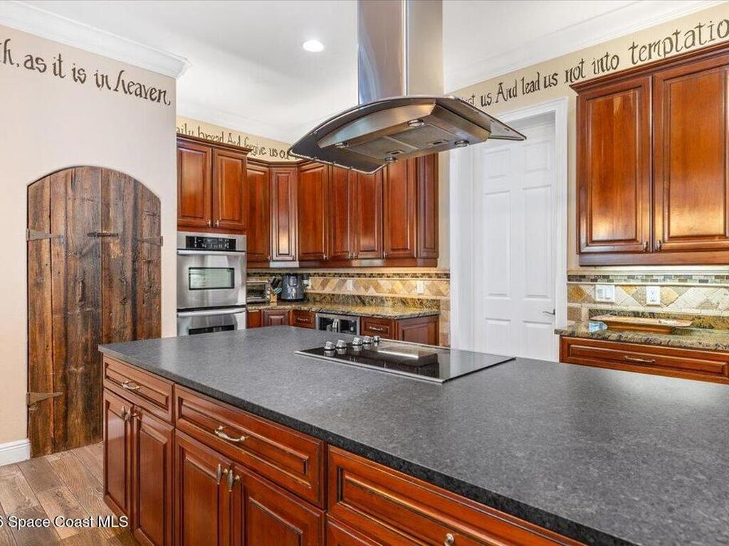 6140 55th Avenue, Vero Beach, FL 32967