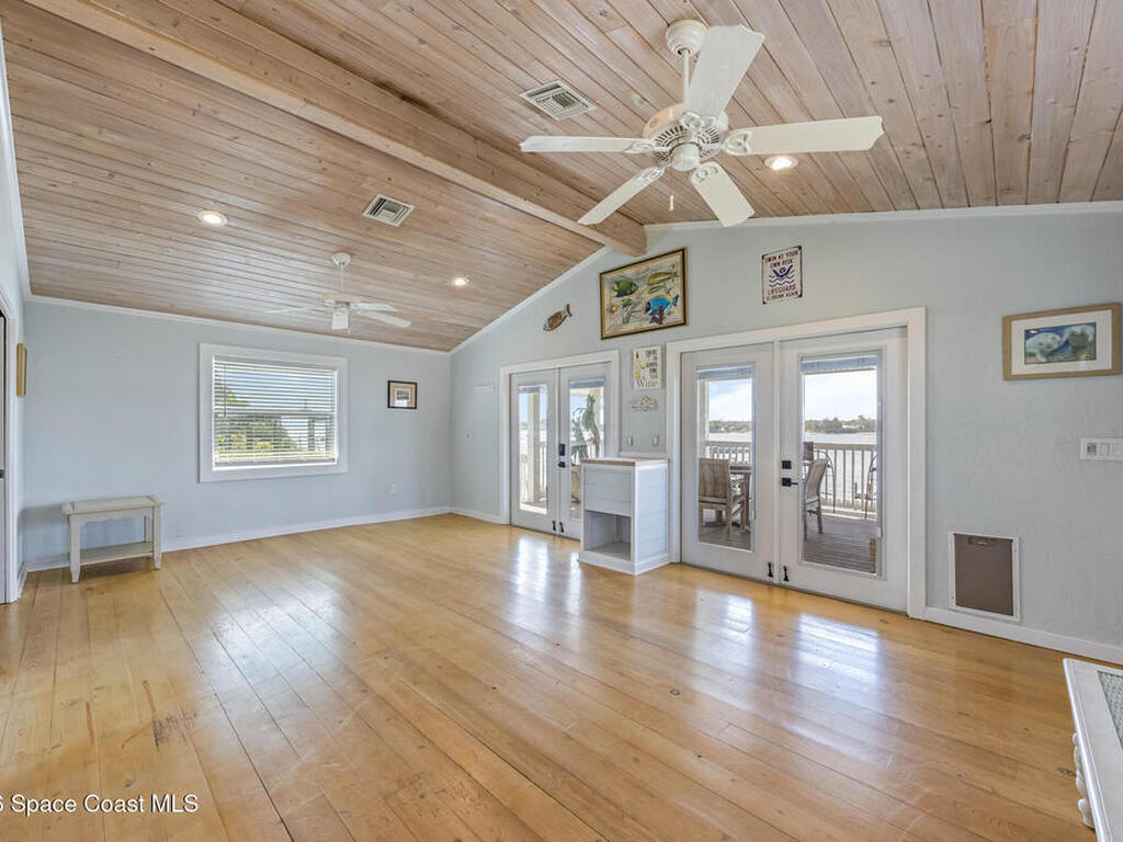 25 Vip Island, Grant, FL 32949