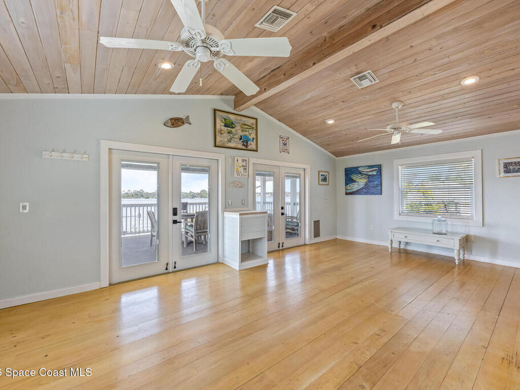25 Vip Island, Grant, FL 32949
