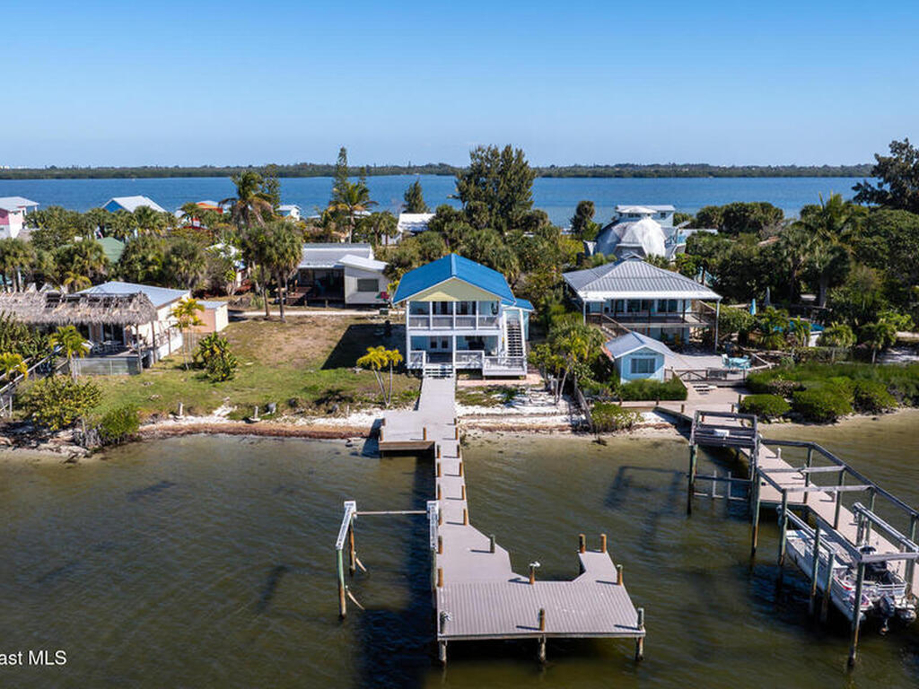 25 Vip Island, Grant, FL 32949