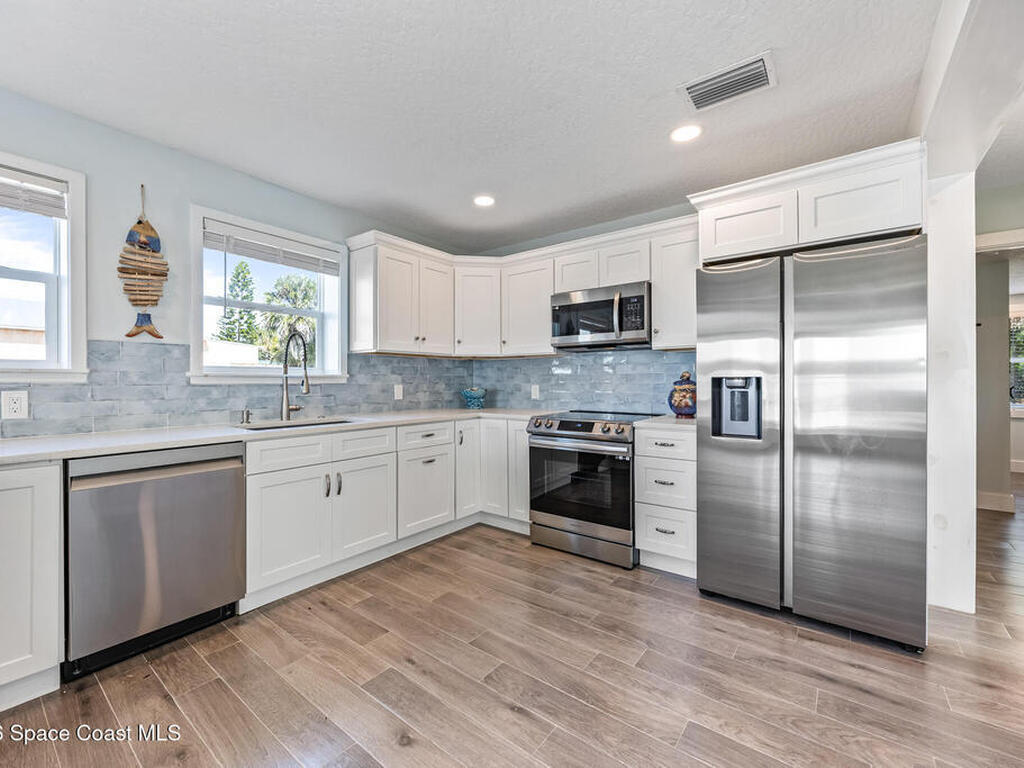 25 Vip Island, Grant, FL 32949