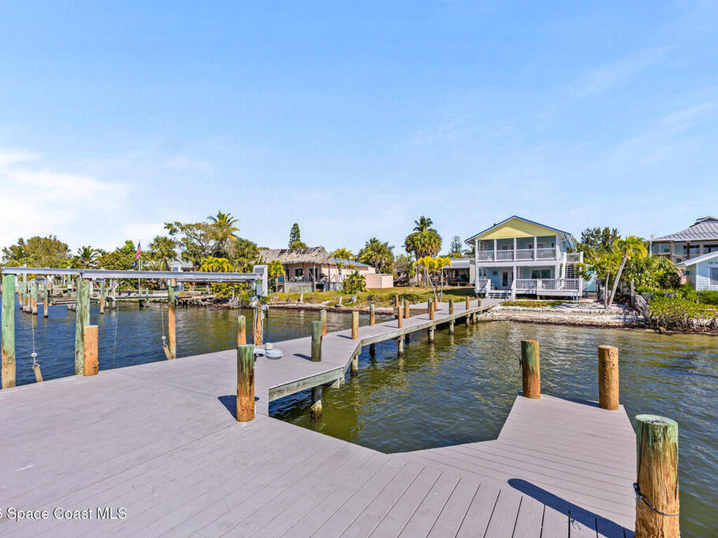 25 Vip Island, Grant, FL 32949