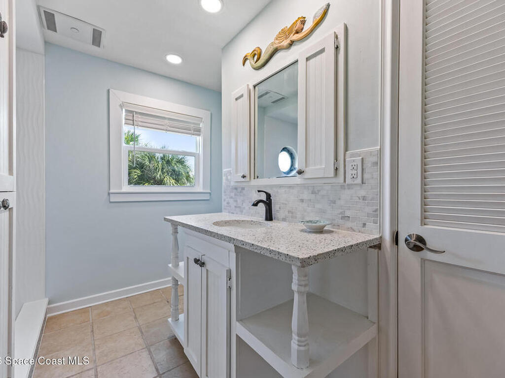 25 Vip Island, Grant, FL 32949