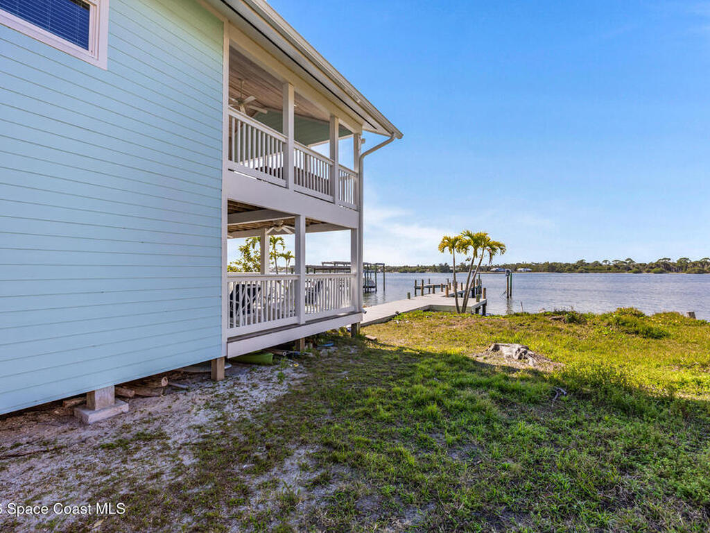 25 Vip Island, Grant, FL 32949