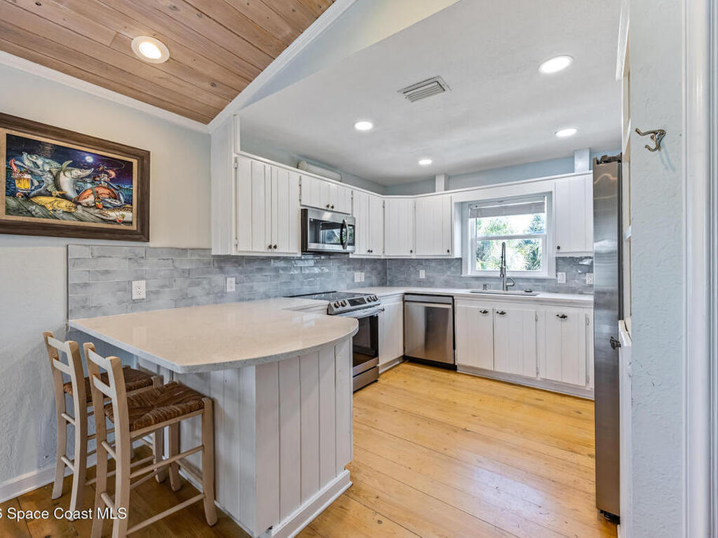 25 Vip Island, Grant, FL 32949