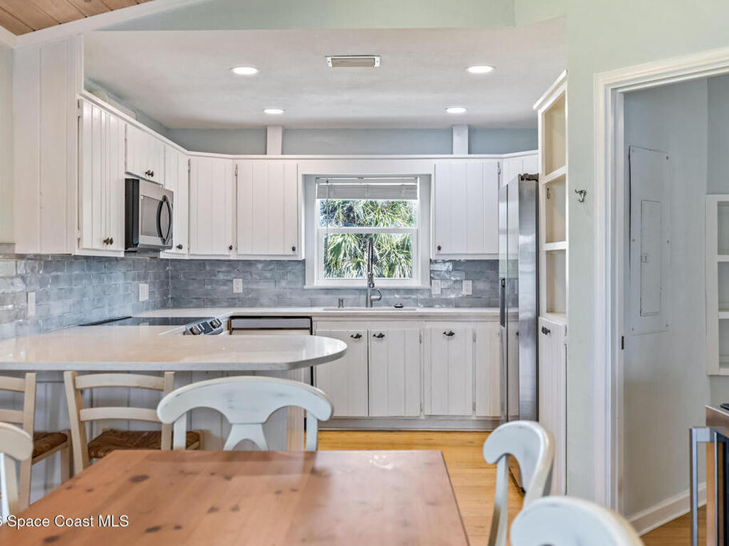 25 Vip Island, Grant, FL 32949