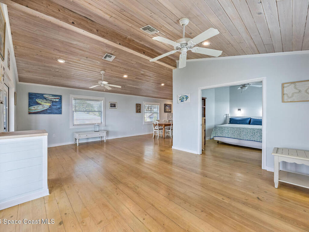 25 Vip Island, Grant, FL 32949