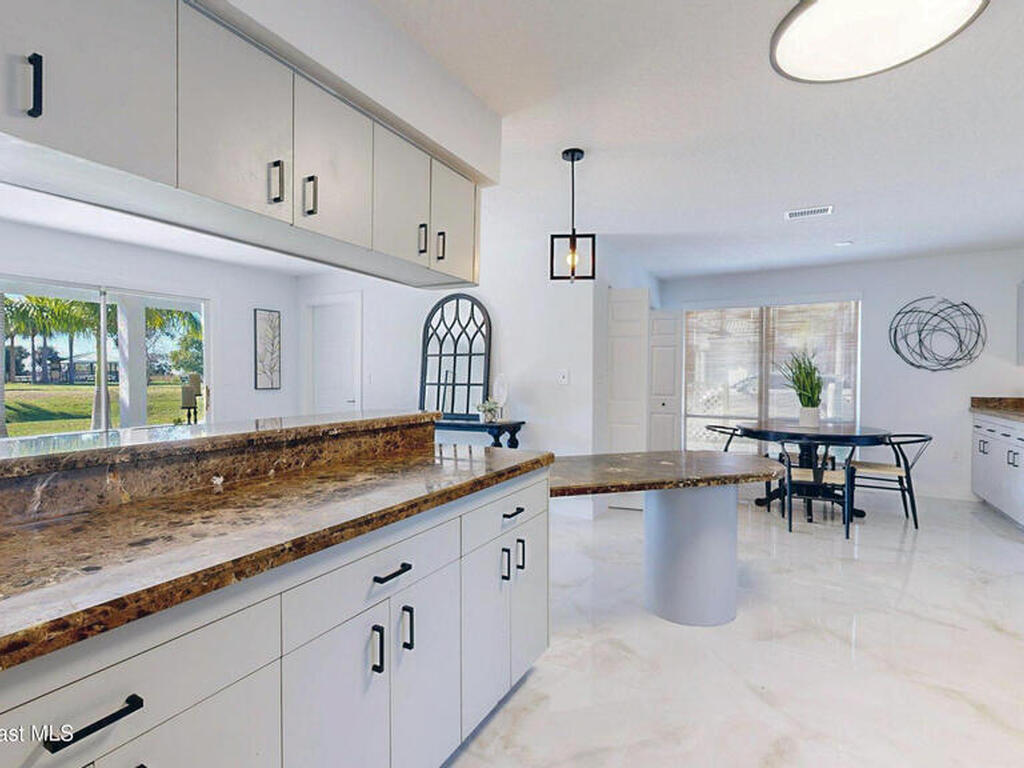 807 W Central Boulevard, Cape Canaveral, FL 32920