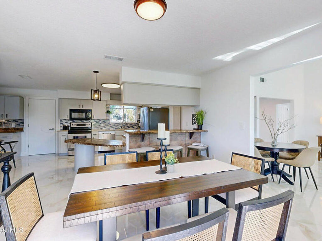 807 W Central Boulevard, Cape Canaveral, FL 32920