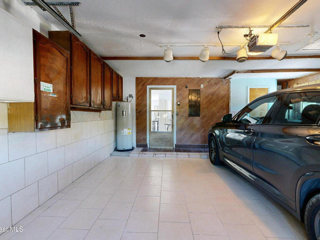 807 W Central Boulevard, Cape Canaveral, FL 32920