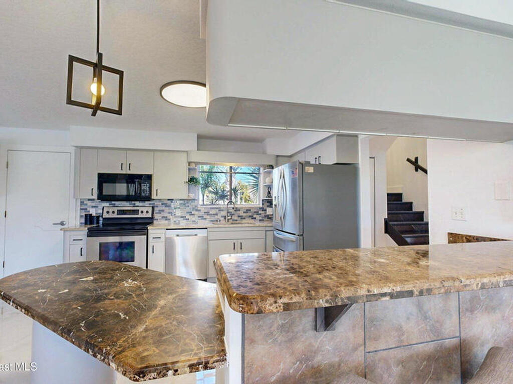 807 W Central Boulevard, Cape Canaveral, FL 32920