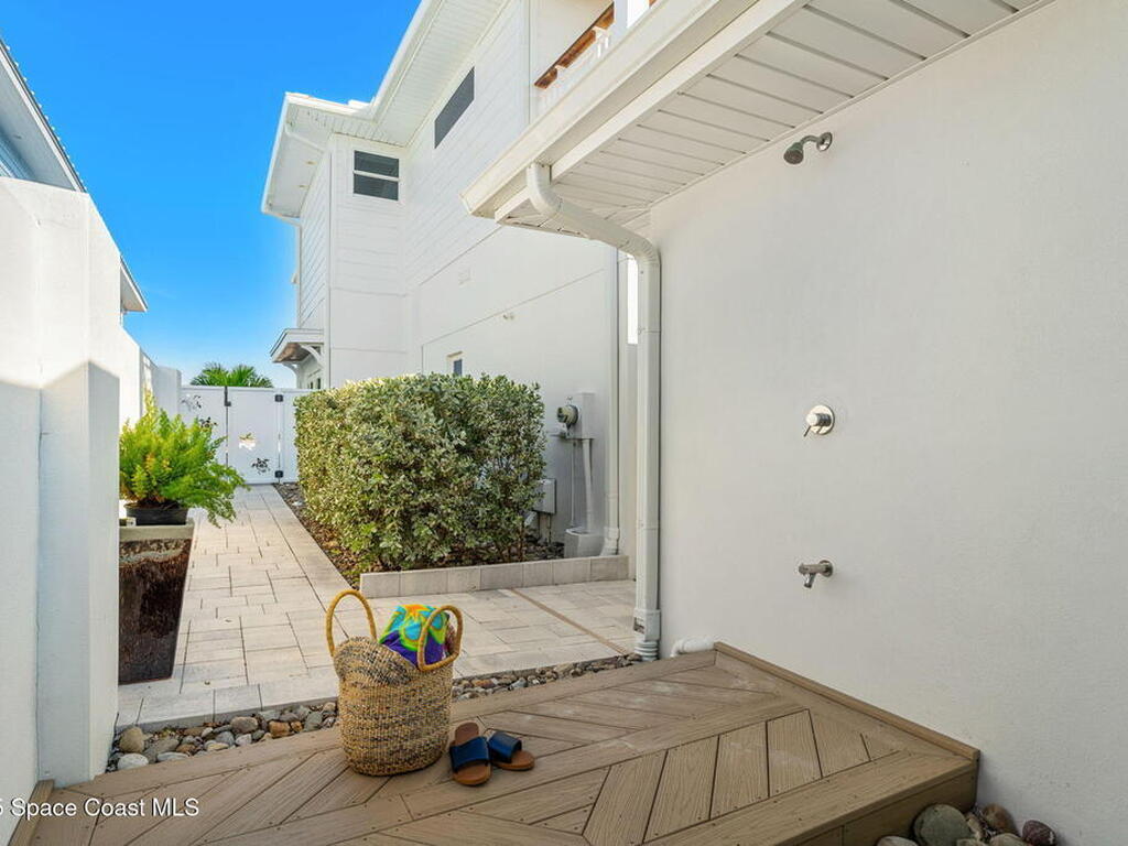 1081 S Atlantic Avenue, Cocoa Beach, FL 32931