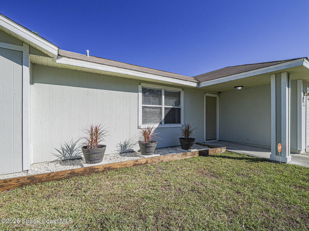 756 18th Place, Vero Beach, FL 32962