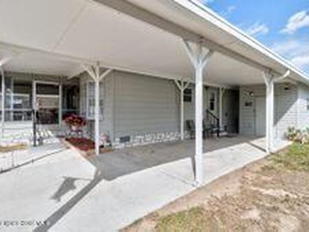 807 W Wren Circle, Barefoot Bay, FL 32976