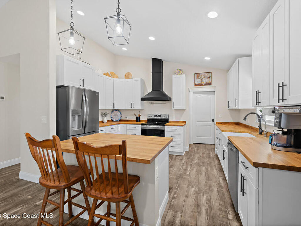 3440 Hammock Road, Mims, FL 32754