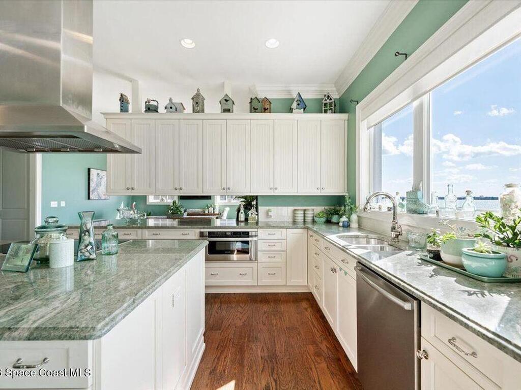 2555 S Tropical Trail, Merritt Island, FL 32952