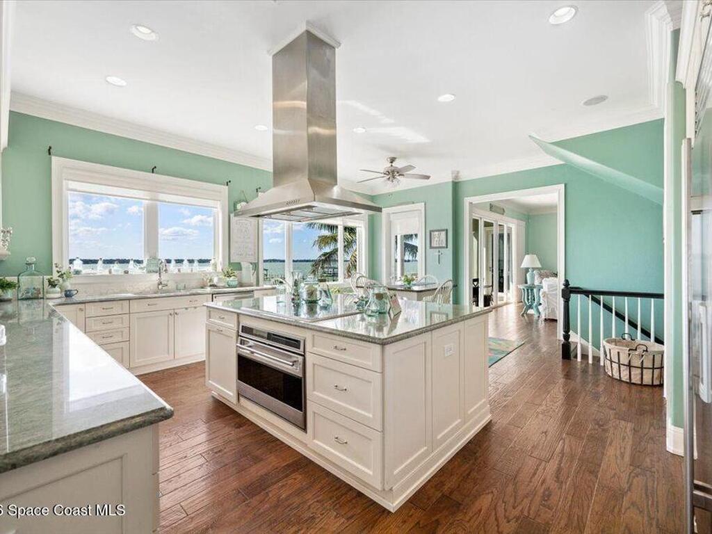 2555 S Tropical Trail, Merritt Island, FL 32952