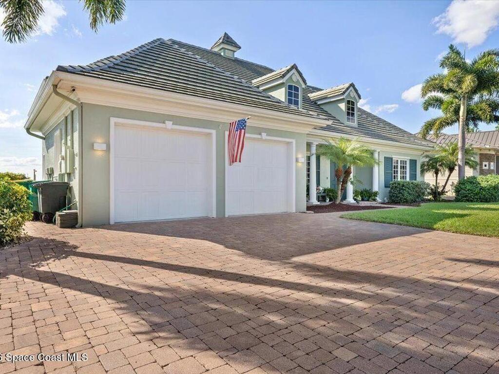 2555 S Tropical Trail, Merritt Island, FL 32952