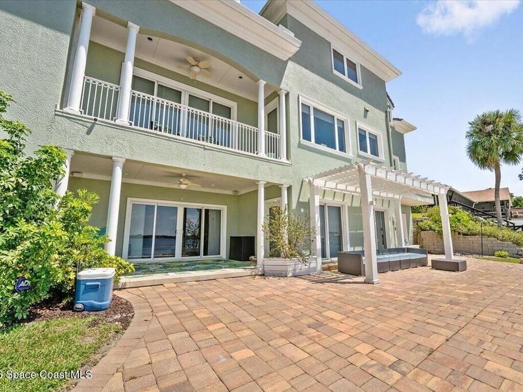 2555 S Tropical Trail, Merritt Island, FL 32952