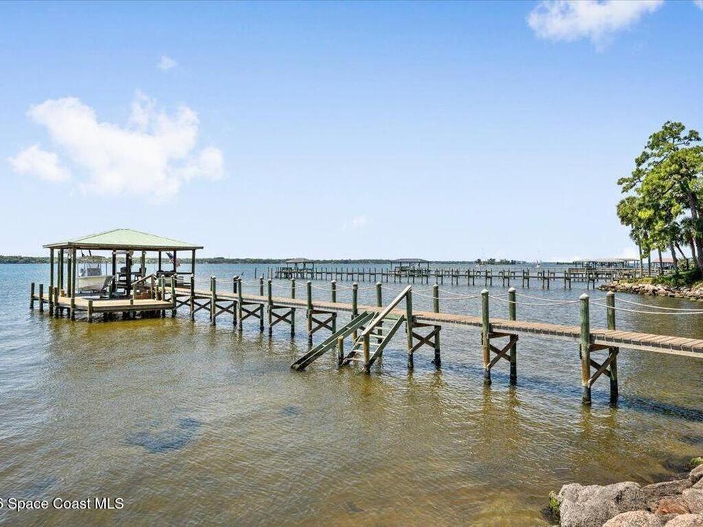 2555 S Tropical Trail, Merritt Island, FL 32952