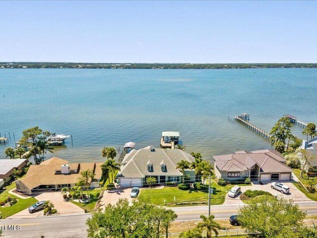 2555 S Tropical Trail, Merritt Island, FL 32952