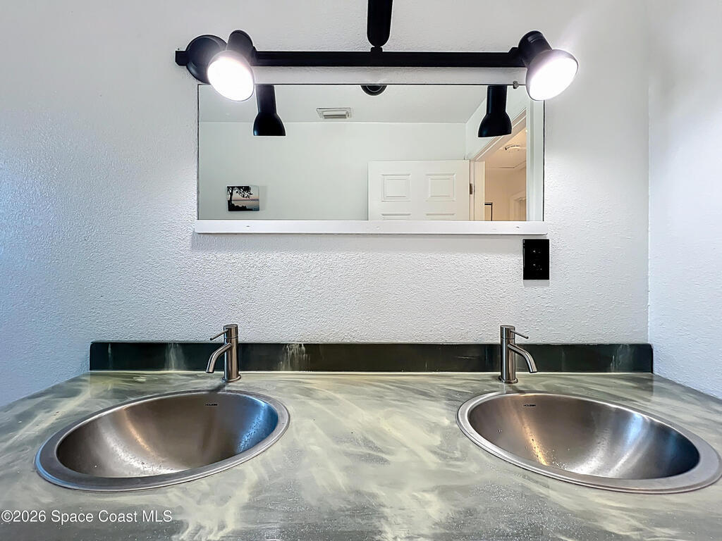 2940 Flounder Creek Road, Mims, FL 32754