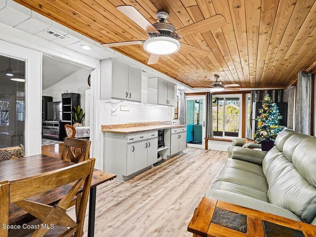 457 Wildwood Avenue, Palm Bay, FL 32908