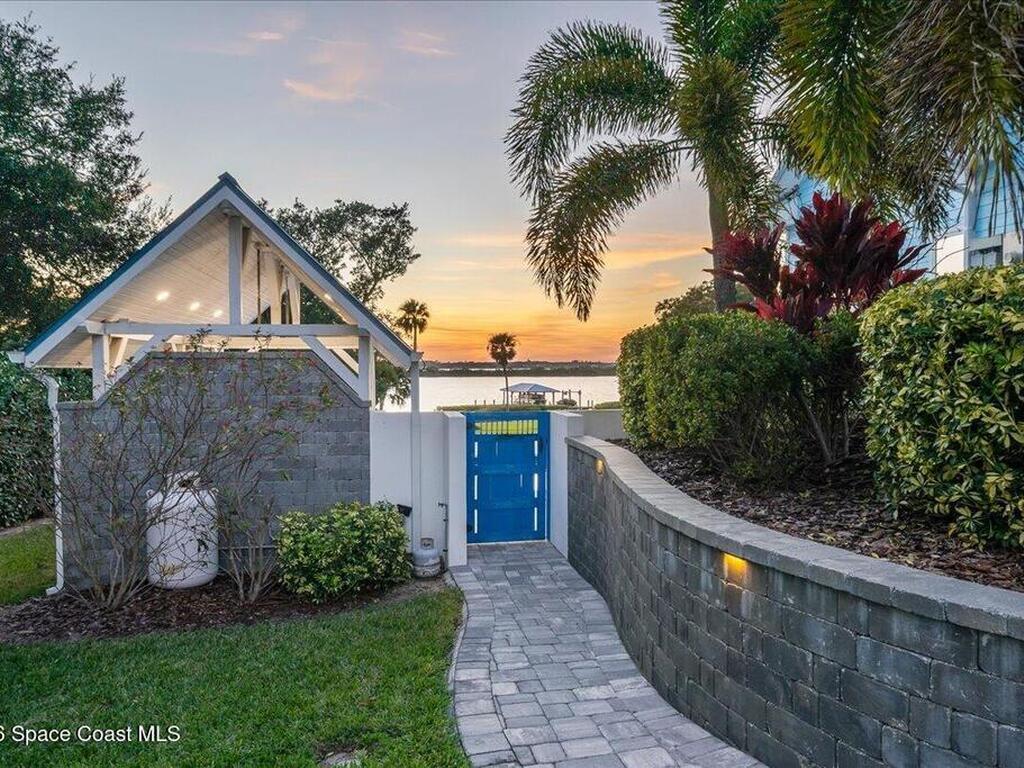 4737 S Tropical Trail, Merritt Island, FL 32952