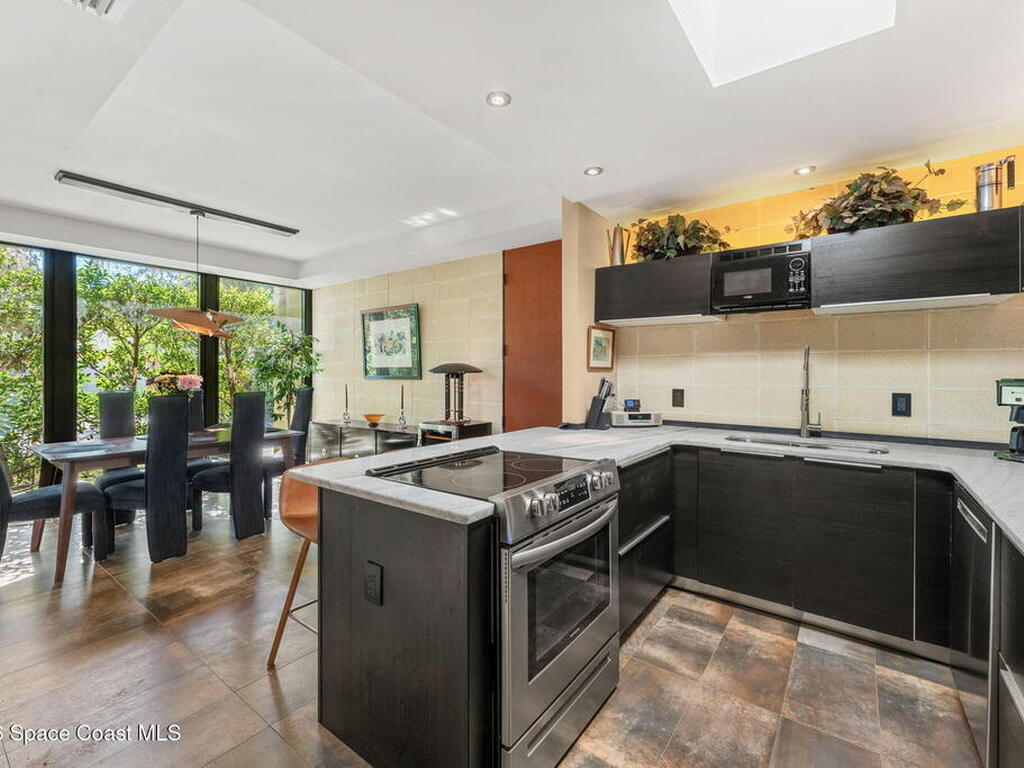 548 Old Oak Street, Melbourne, FL 32904