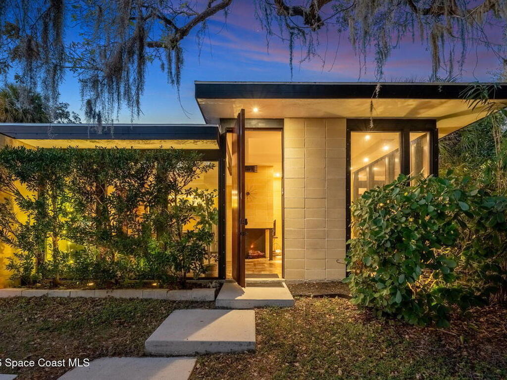 548 Old Oak Street, Melbourne, FL 32904