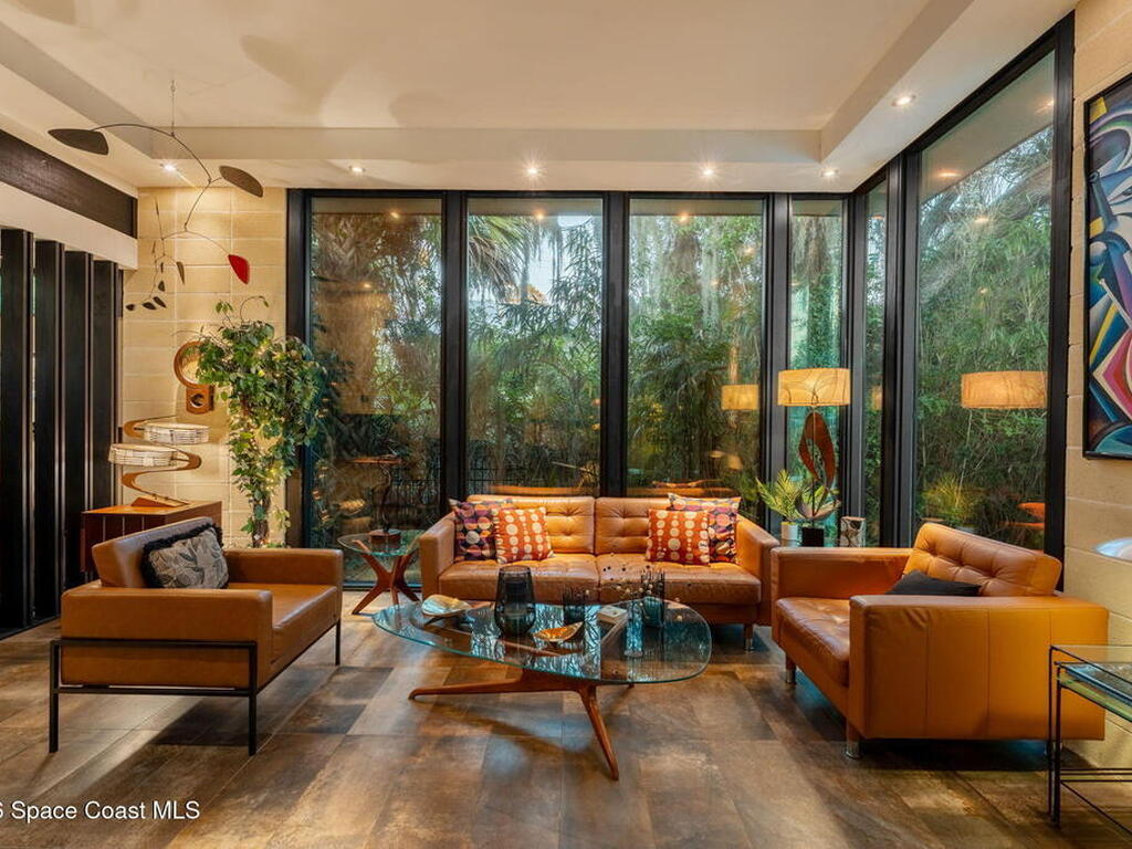 548 Old Oak Street, Melbourne, FL 32904