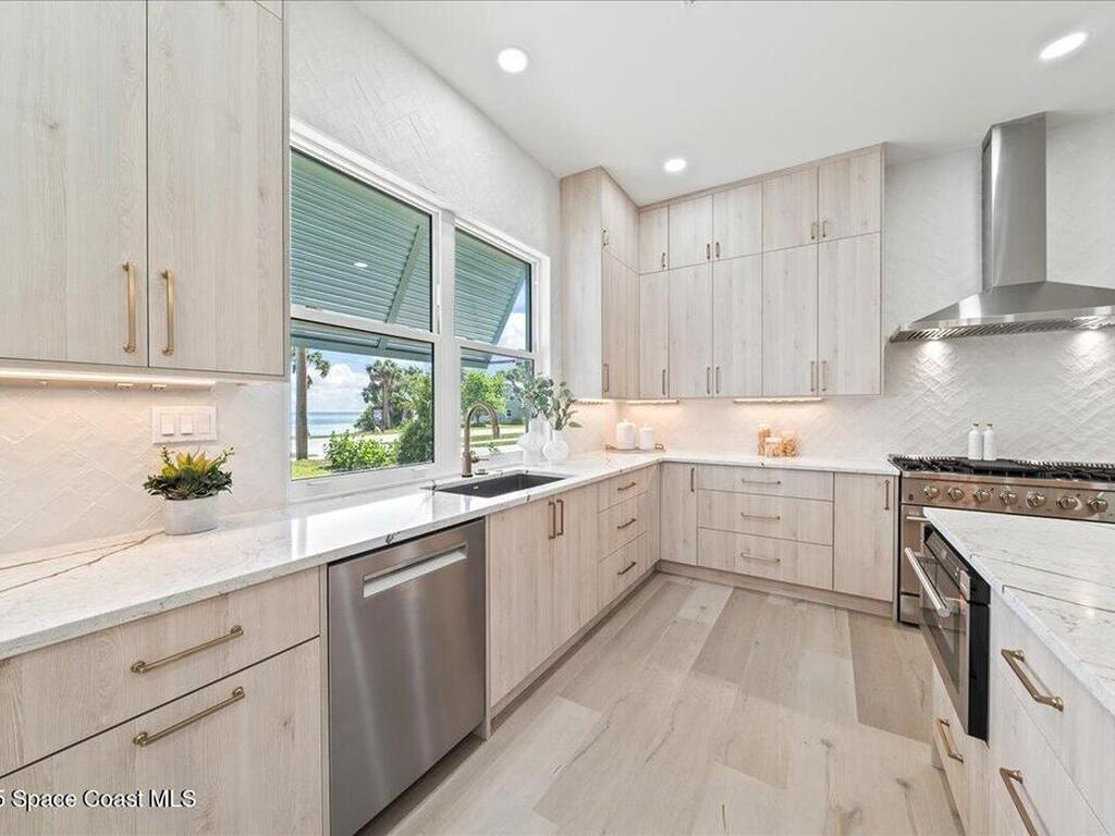 5302 Riveredge Drive, Titusville, FL 32780