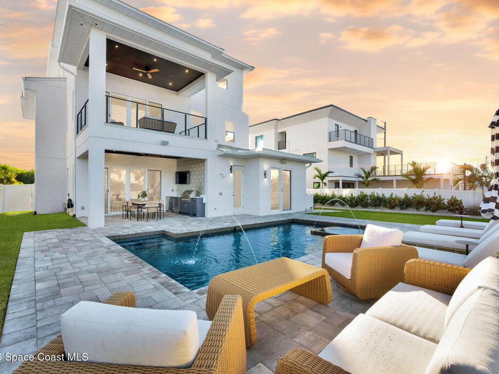 2050 S Atlantic Avenue, Cocoa Beach, FL 32931