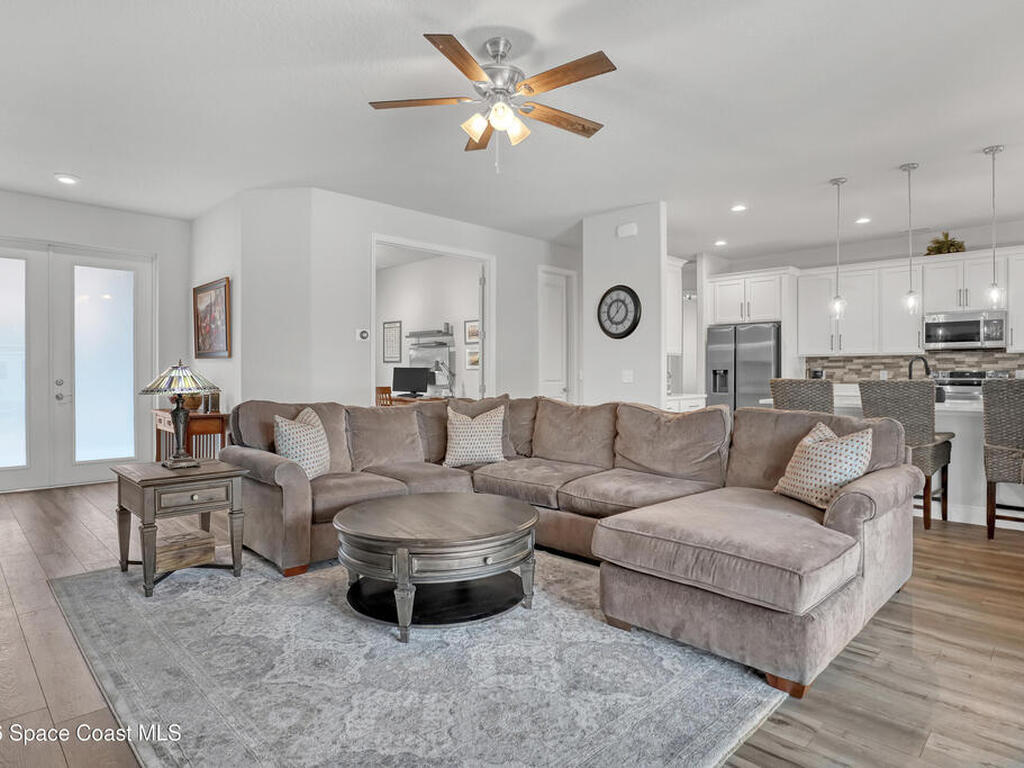 1837 Market Circle, Palm Bay, FL 32905